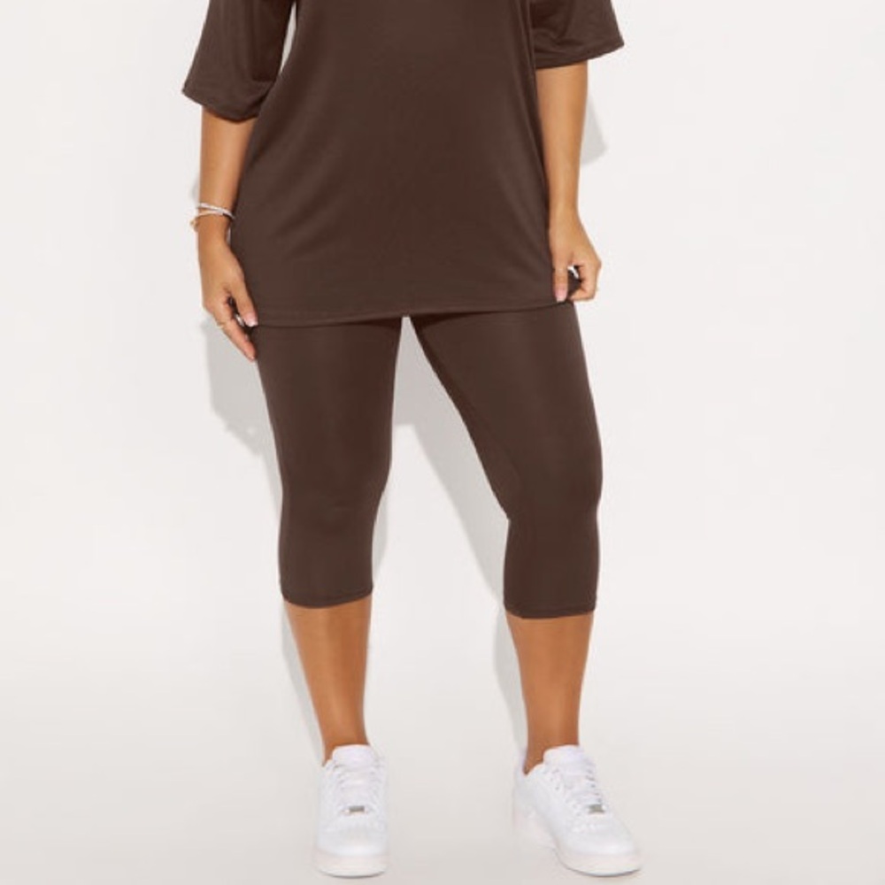 ~Weekend Vibes Rich Chocolate Capri Leggings~ - Picture 2 of 15